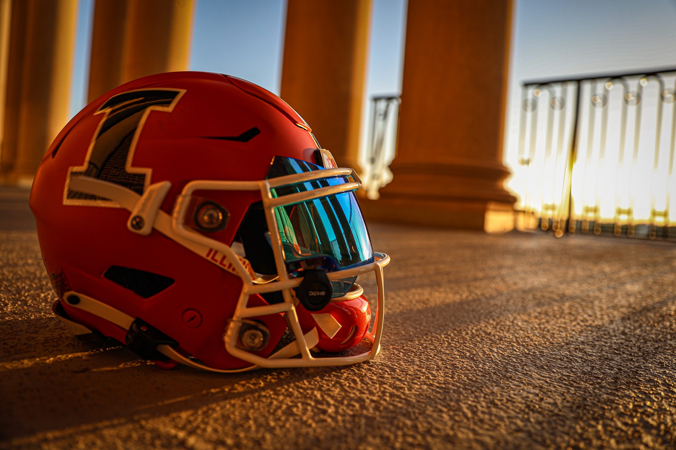 illinois new football helmets