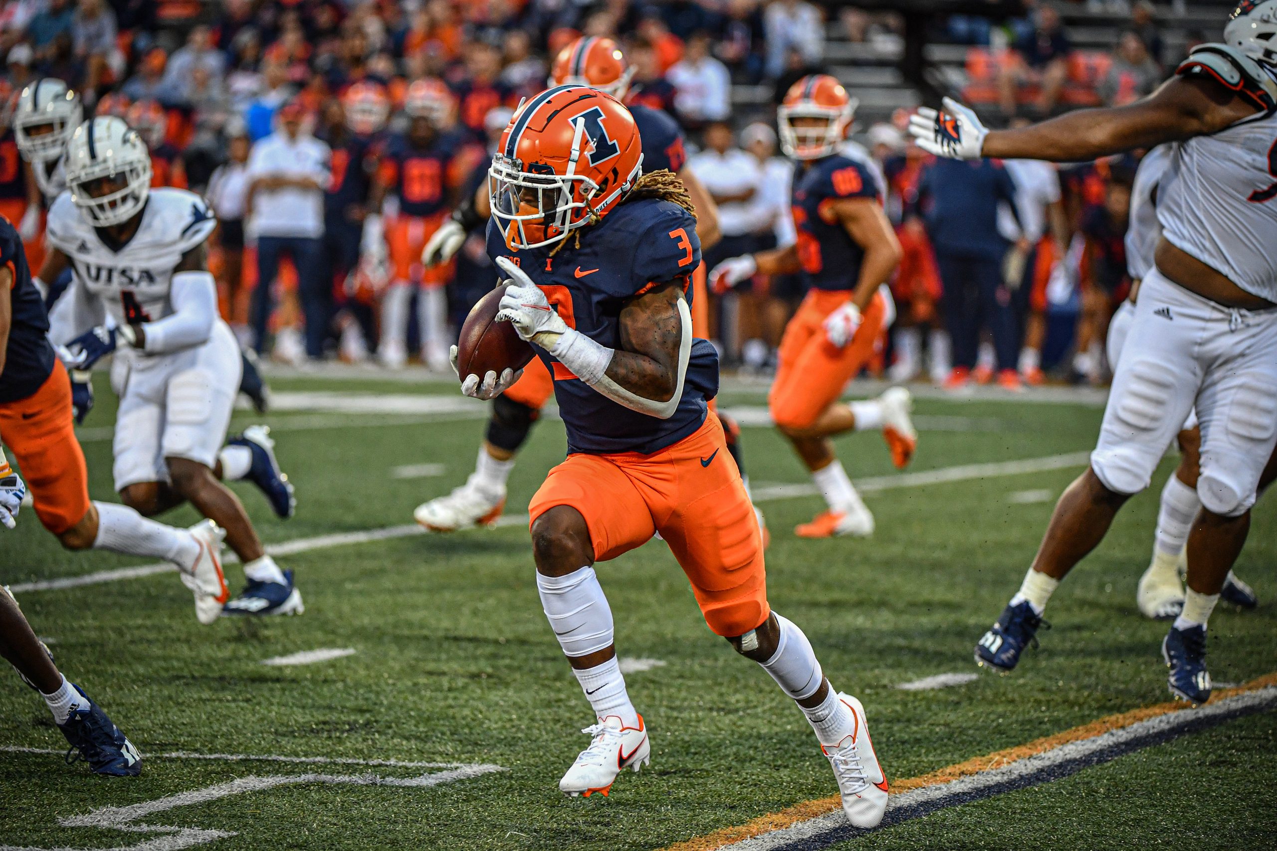 Illini stunned at home by UTSA, 37-30