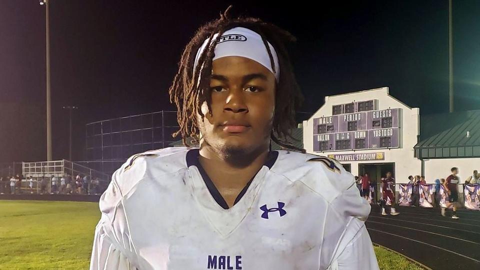 Recruiting: 2022 4-Star DL Selah Brown Includes Illini in Top 3