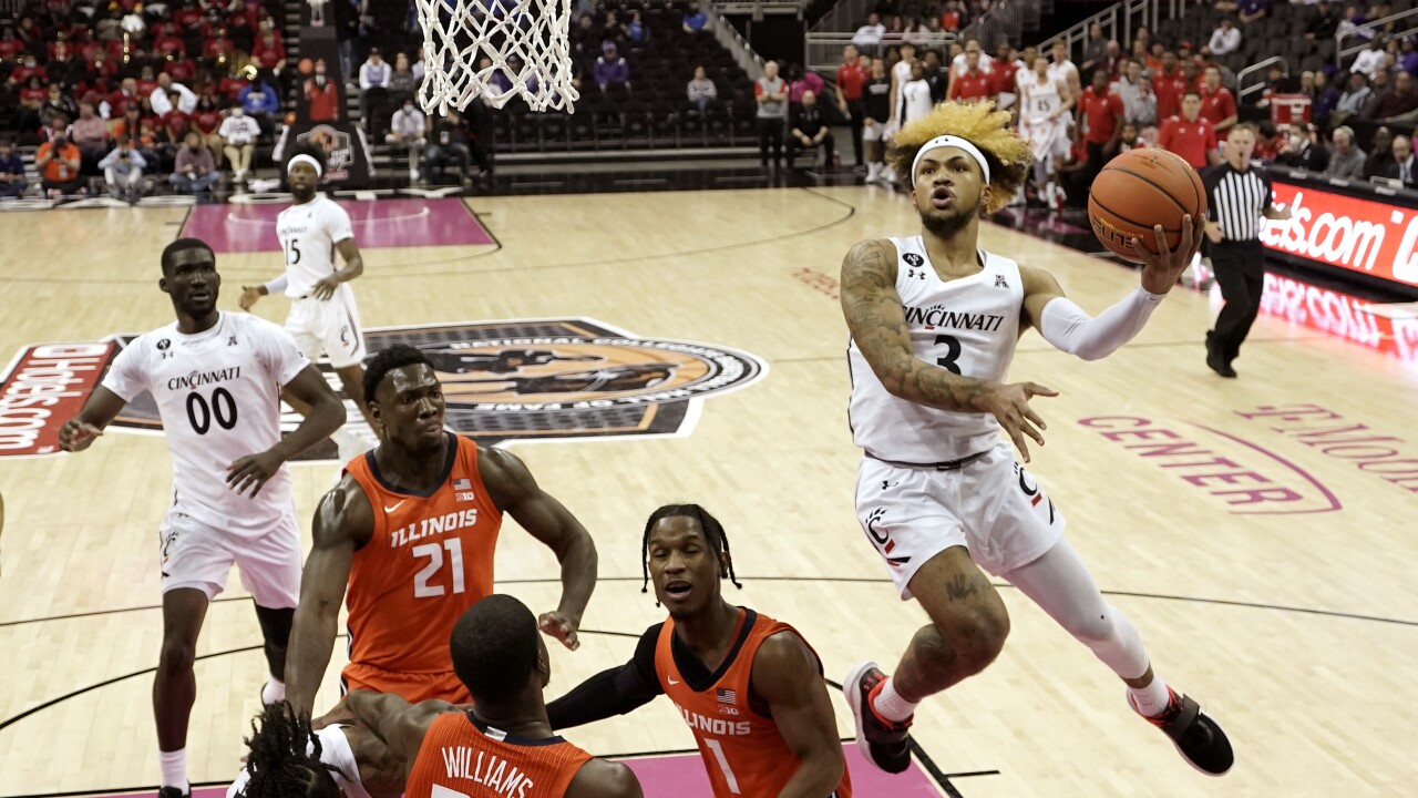 Kofi returns, but #14 Illini exposed in Cincinnati rout