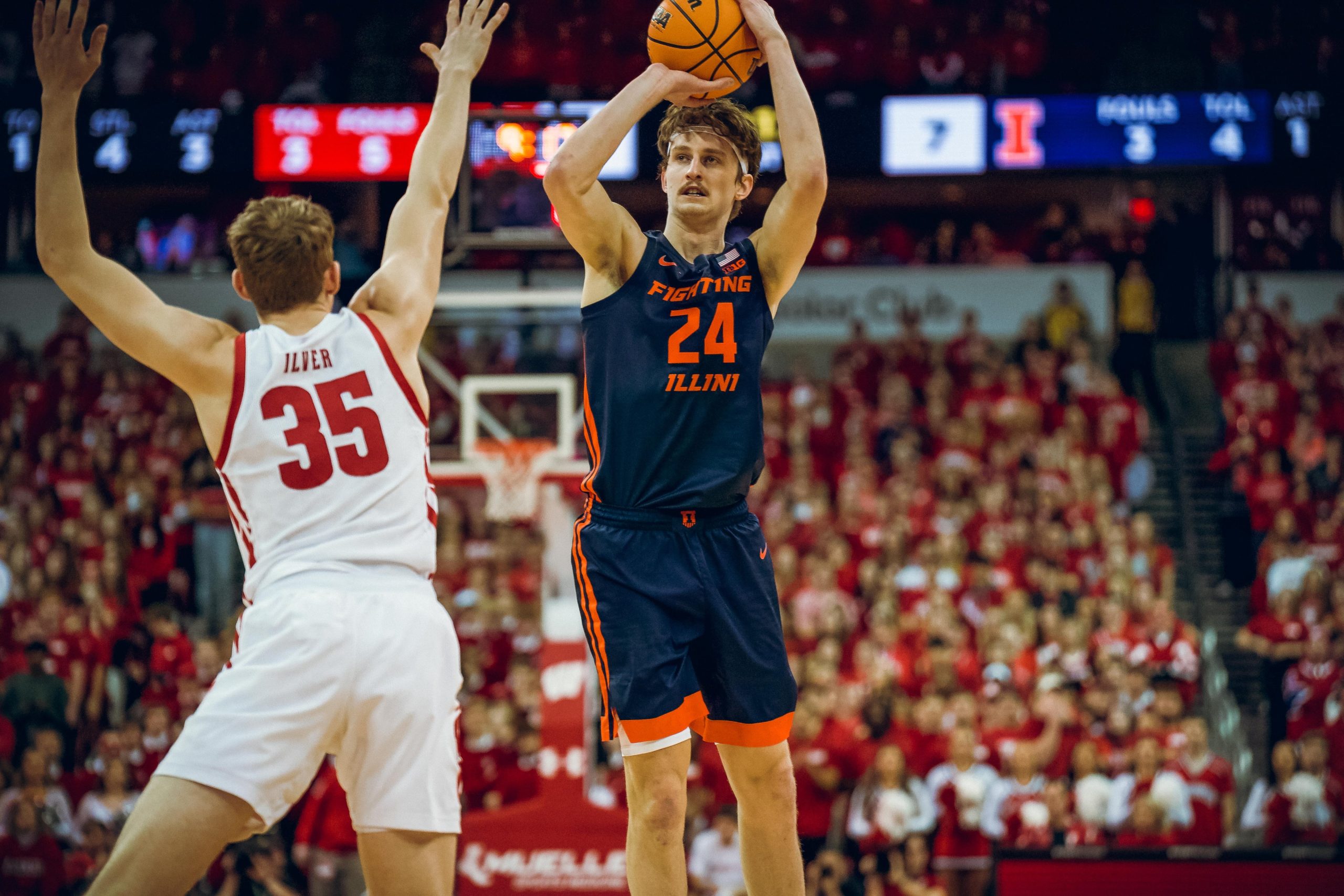 Mayer's Career-High 26 Points Lifts Illini To Season Sweep of Badgers