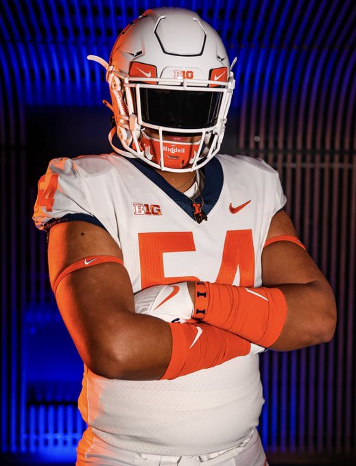 2024 4-star OL early enrollee Andrew Dennis Enters Transfer Portal After Just Four Months with the Illini