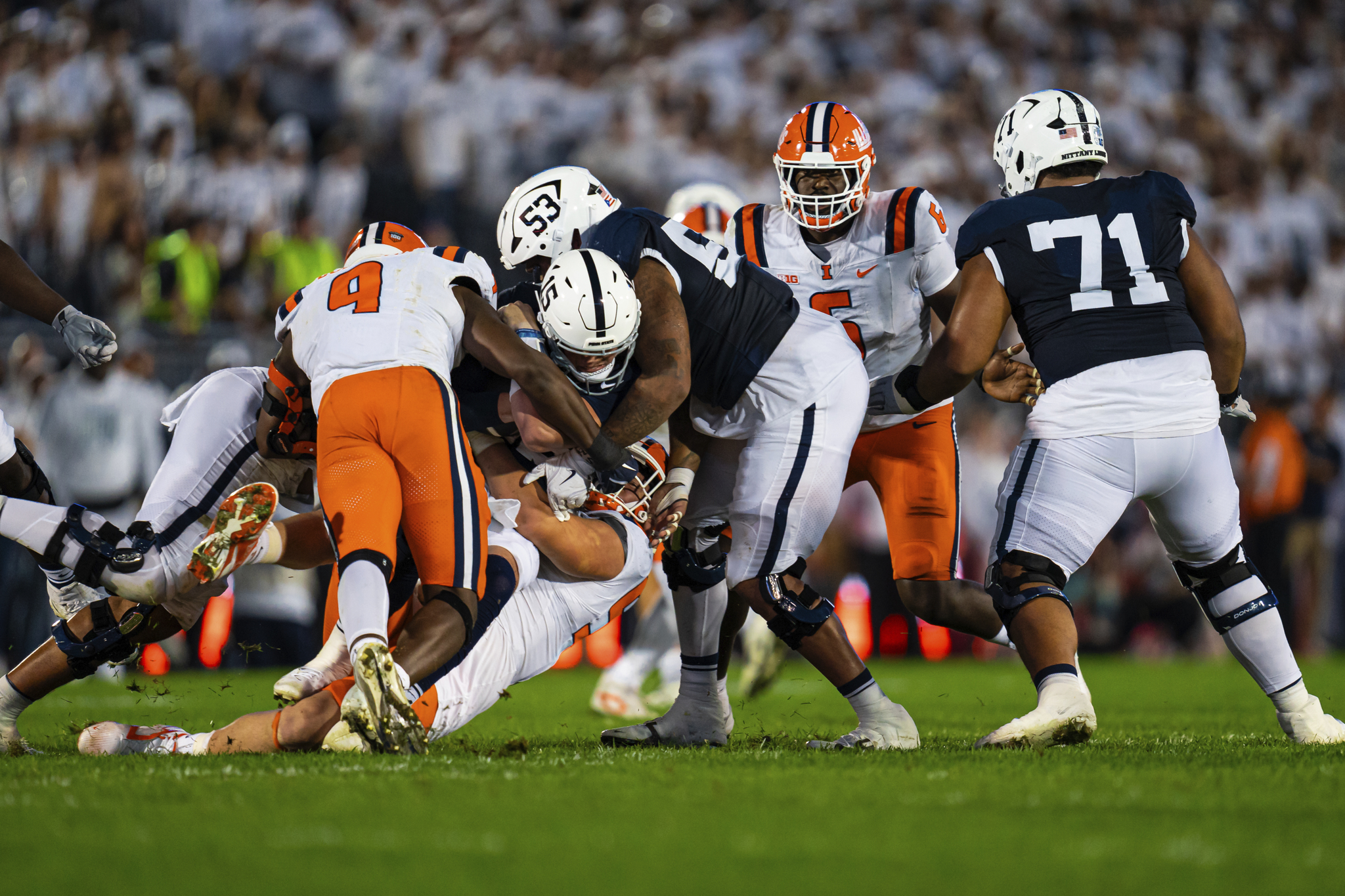 Illinois Remain Ranked After Narrow Penn State Loss