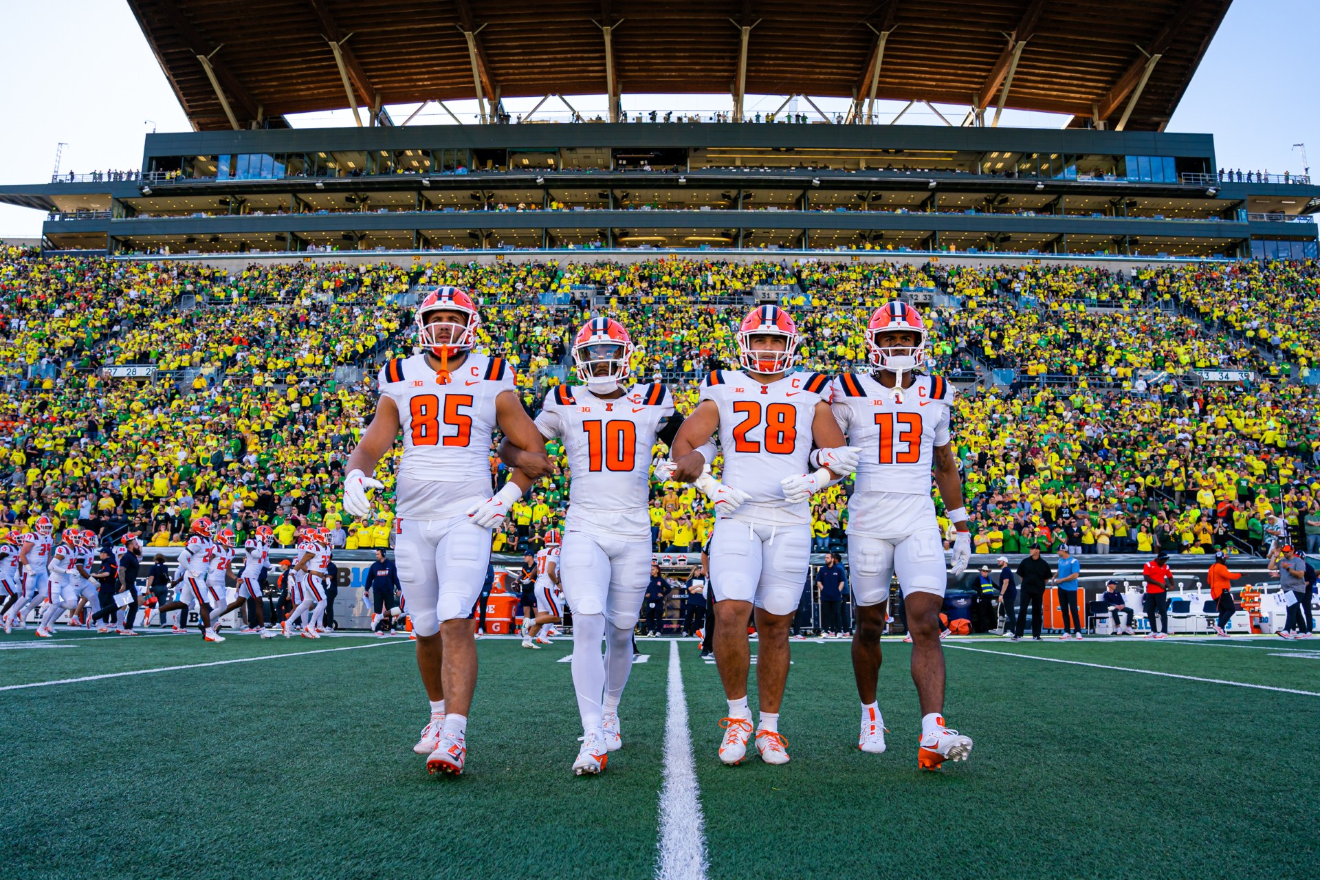 Illini WR Pat Bryant Leaves Game With Head Injury; Future Playing Status Unknown 