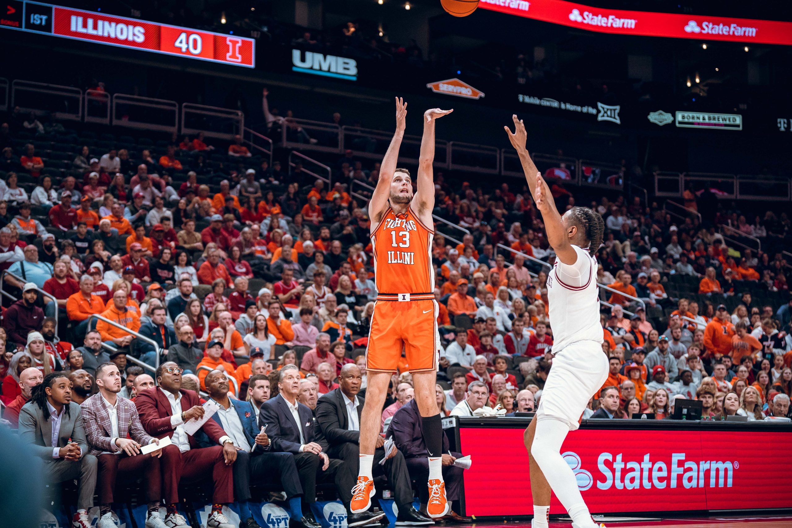 Talented Illini Feast in Turkey Day Upset of 19th Ranked Arkansas, 90-77