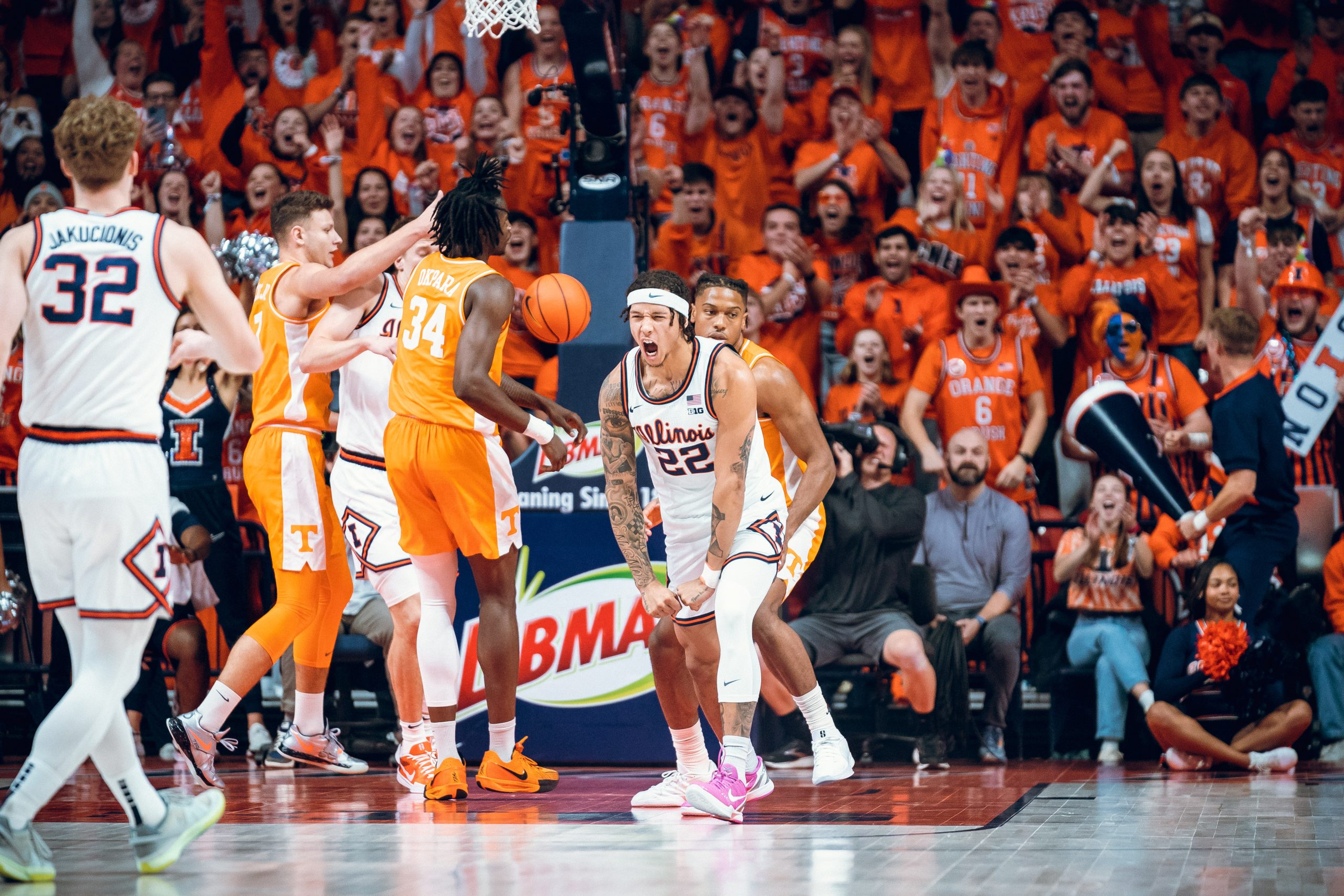 Illini Nipped At Buzzer By #1 Tennessee, 66-64