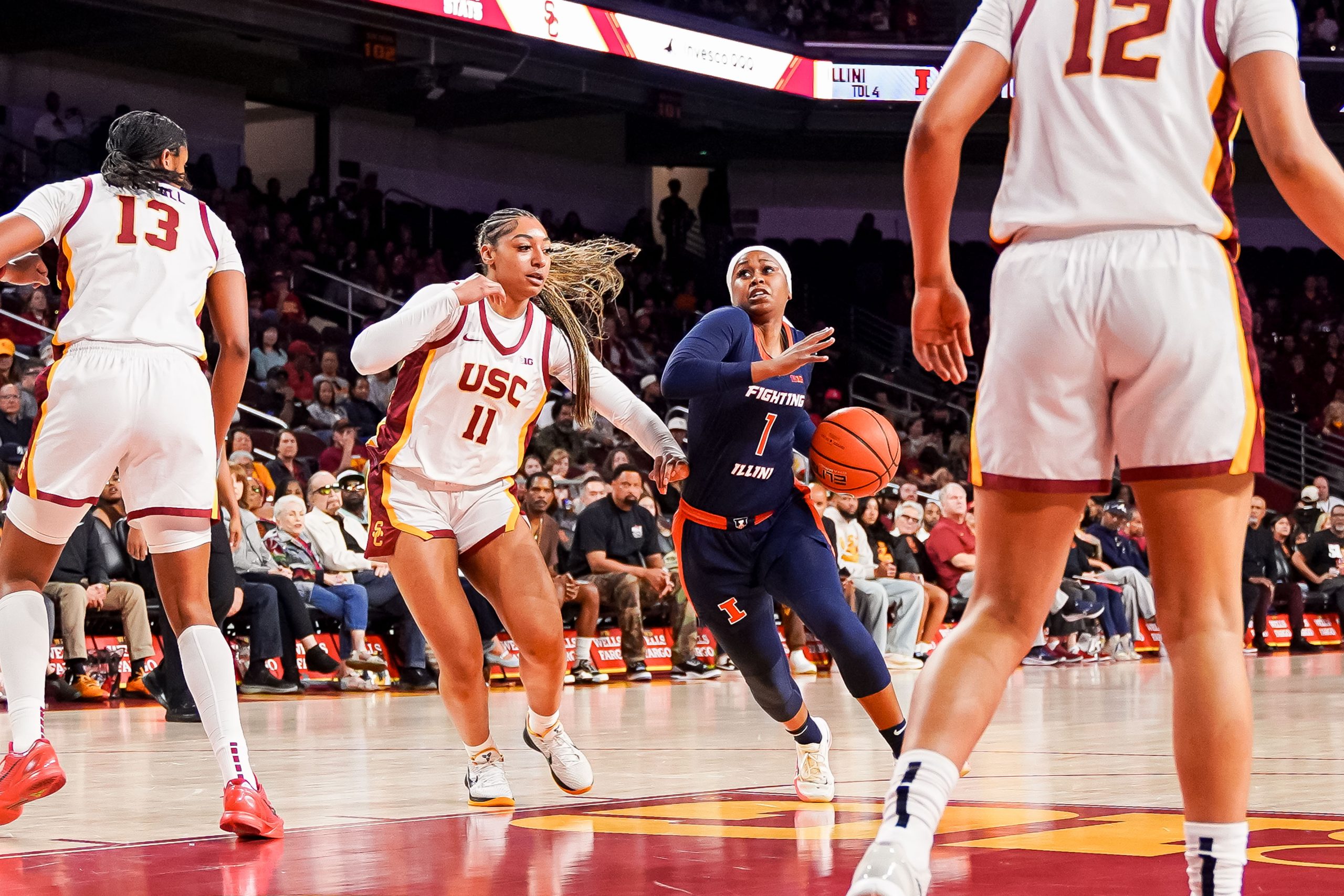 Scrappy Effort Comes Up Short as #25 Illinois Falls at 4th Ranked USC, 76-66