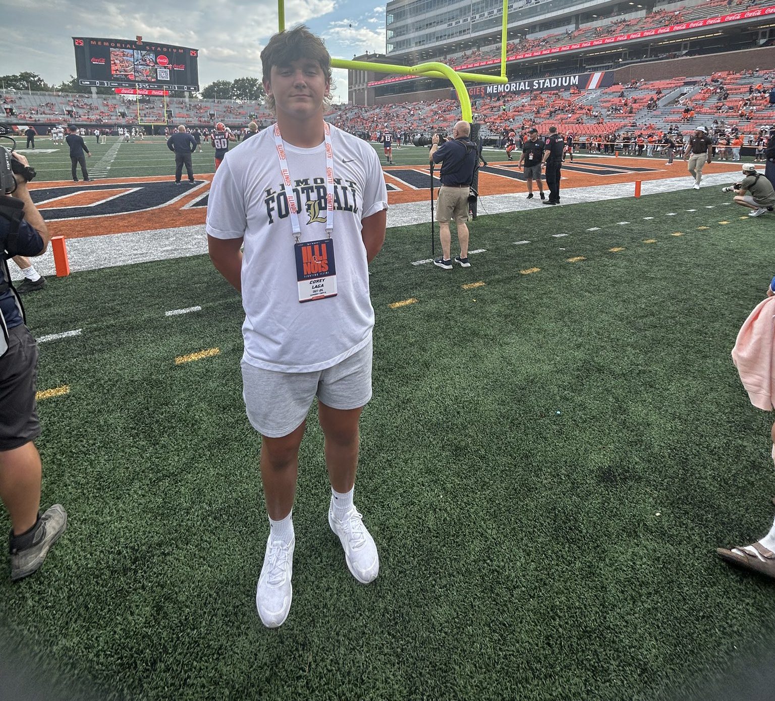 2027 In-state Offensive Lineman Prospect Corey Laga Recaps Illinois Visit