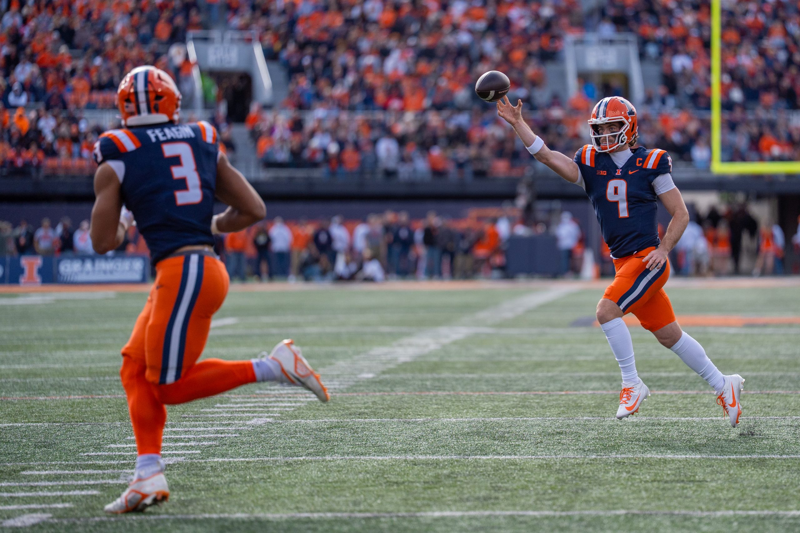 Altmyer's 4 TD Passes Leads Illini to 35-13 Rout of Rutgers