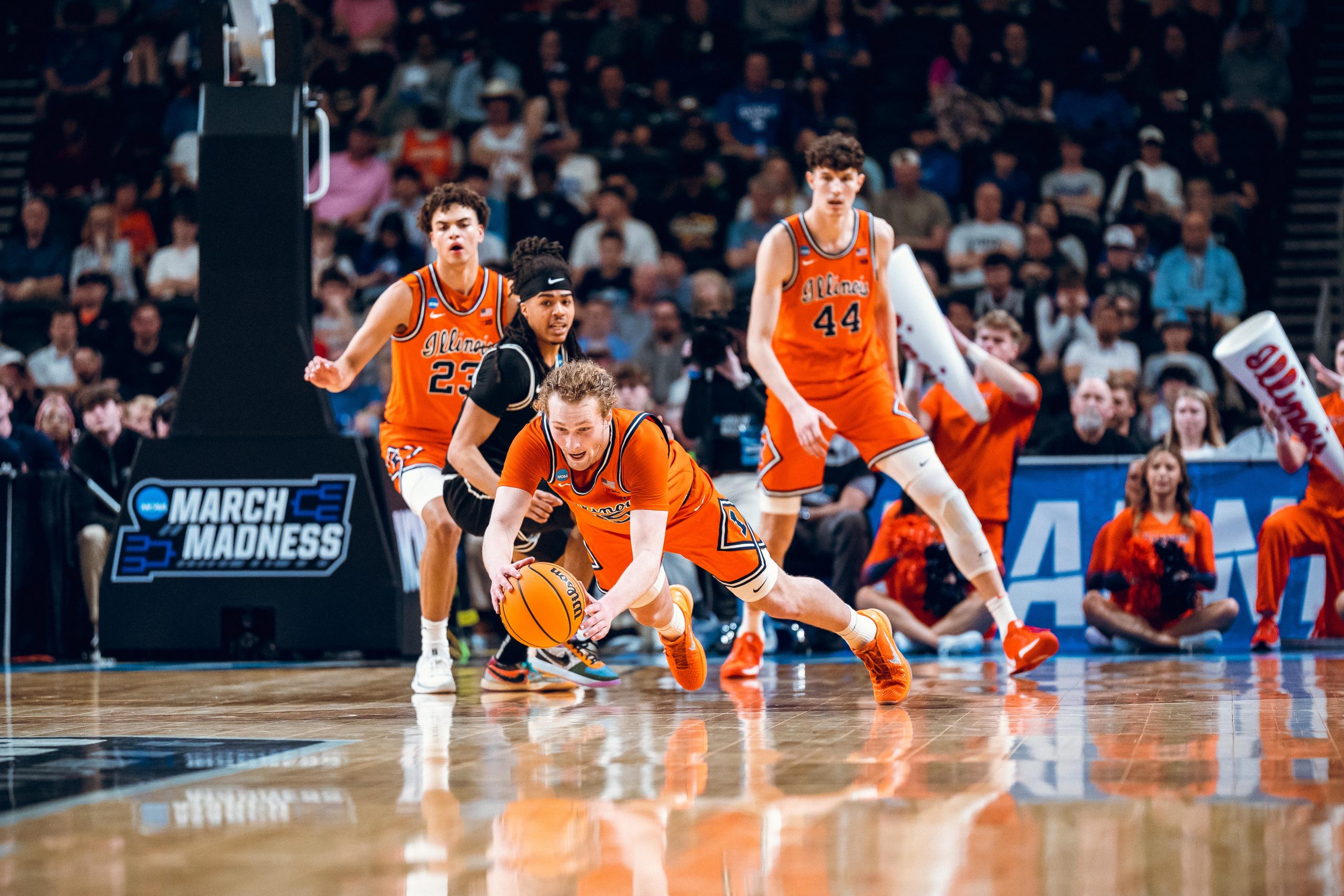 Suffocating Defense Leads Illini to Second Sweet 16 Trip in Three Years